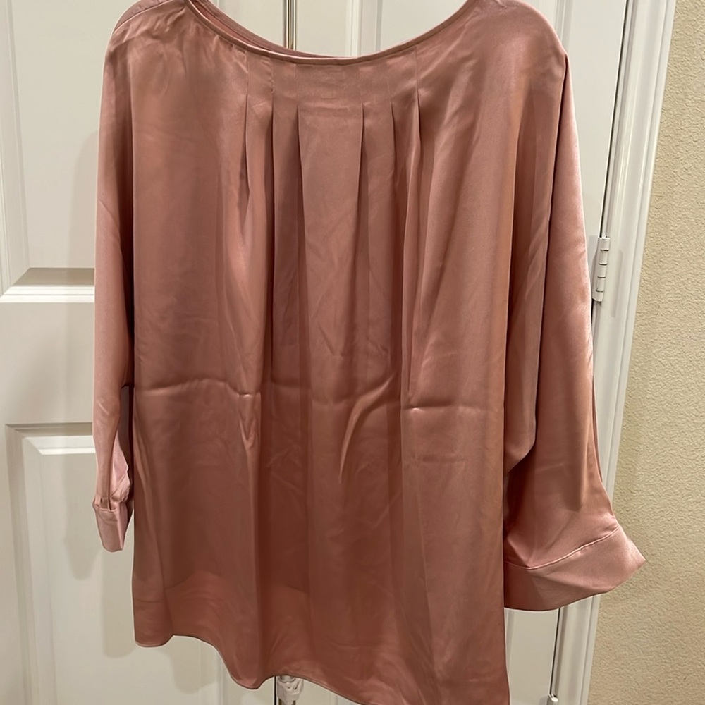 Long sleeve Blouse. comfortable. Business. Satin-like texture. Dolman sleeve